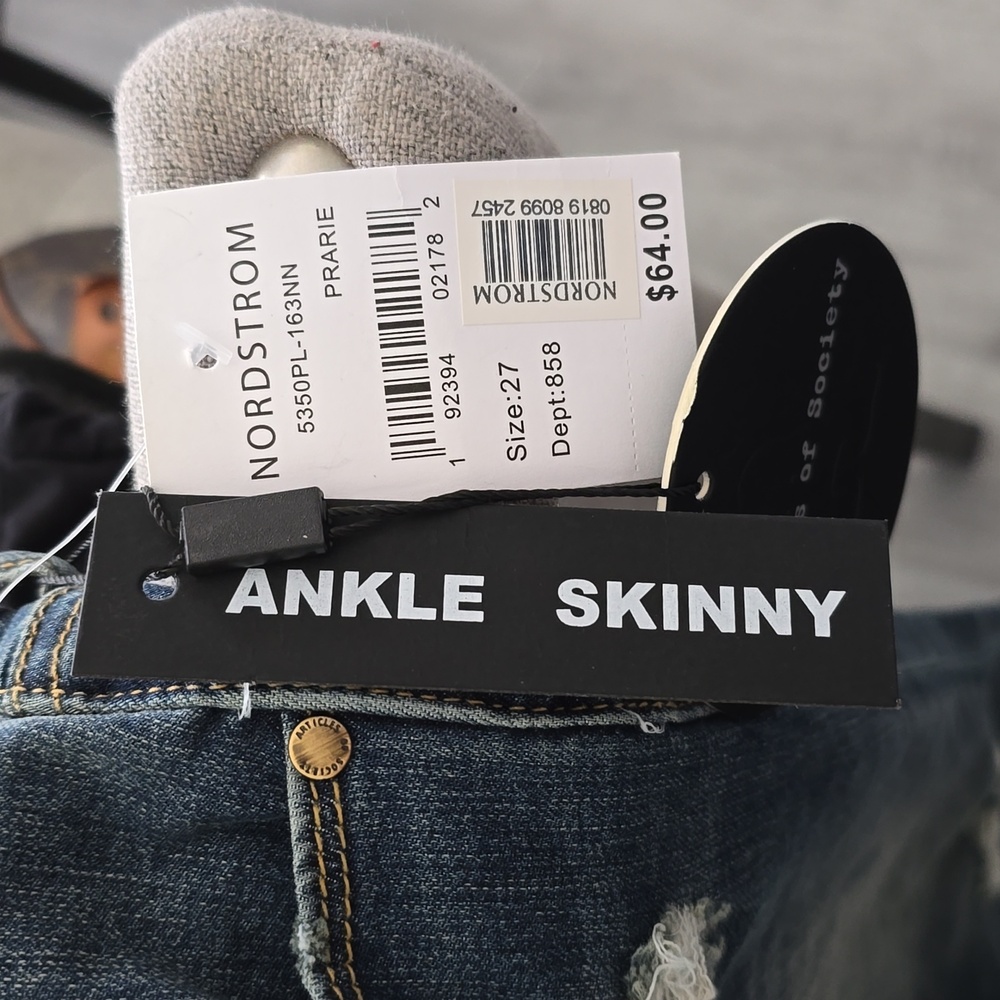 Distressed Blue Jeans - Picture 3 of 3